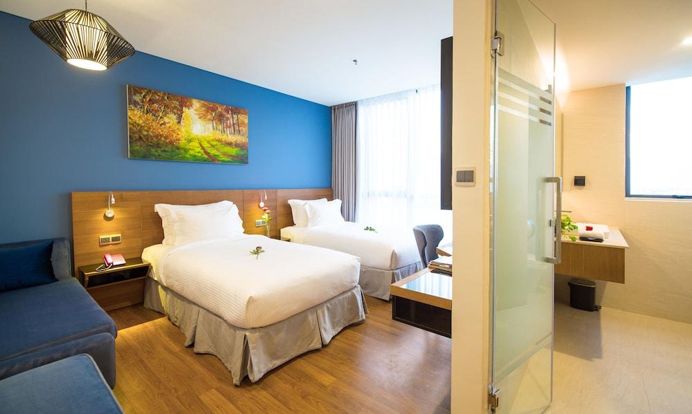 Nam & Residences 3*